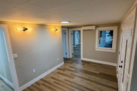 Villa ou maison à vendre à Tampa, Floride: 2 chambres, 70.23 m2 № 2226243 - photo 4