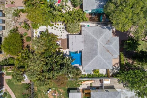 Casa en alquiler en Saint Pete Beach, Florida, 2 dormitorios, 80.45 m2 № 2103061 - foto 6