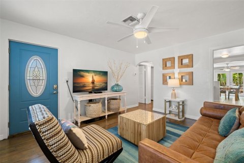 Casa en alquiler en Saint Pete Beach, Florida, 2 dormitorios, 80.45 m2 № 2103061 - foto 8