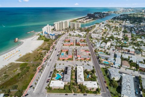 Casa en alquiler en Saint Pete Beach, Florida, 2 dormitorios, 80.45 m2 № 2103061 - foto 24