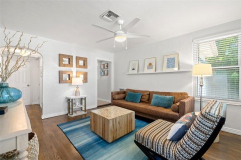 Casa en alquiler en Saint Pete Beach, Florida, 2 dormitorios, 80.45 m2 № 2103061 - foto 10