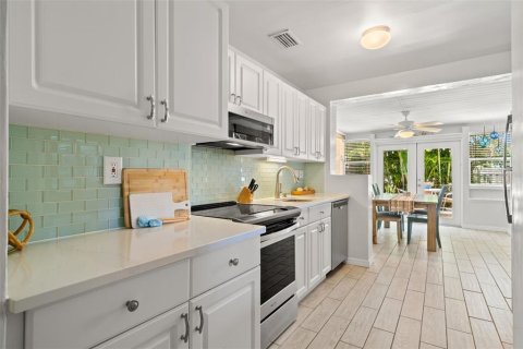Casa en alquiler en Saint Pete Beach, Florida, 2 dormitorios, 80.45 m2 № 2103061 - foto 11