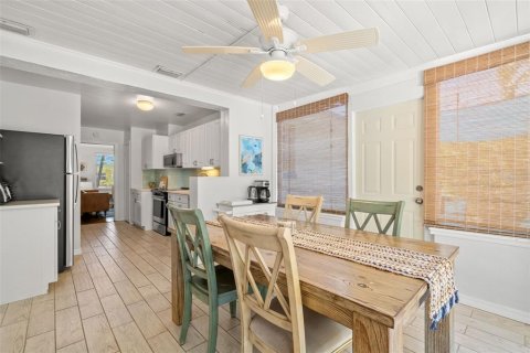 Casa en alquiler en Saint Pete Beach, Florida, 2 dormitorios, 80.45 m2 № 2103061 - foto 12