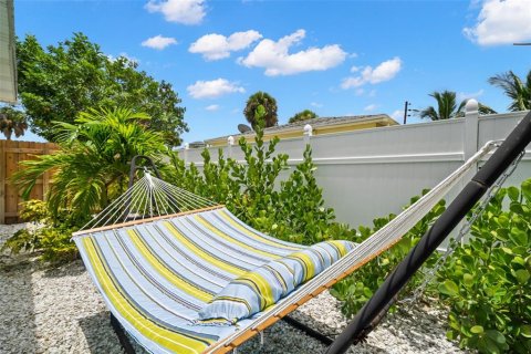 Casa en alquiler en Saint Pete Beach, Florida, 2 dormitorios, 80.45 m2 № 2103061 - foto 23