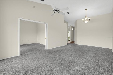 Villa ou maison à louer à Sarasota, Floride: 2 chambres, 99.68 m2 № 2429623 - photo 5
