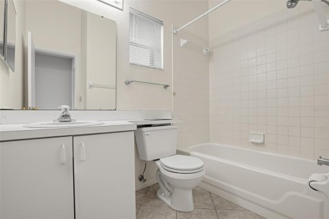 Villa ou maison à louer à Sarasota, Floride: 2 chambres, 99.68 m2 № 2429623 - photo 15