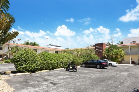 Copropriété à louer à Miami Beach, Floride: 1 chambre, 39.02 m2 № 1889033 - photo 9