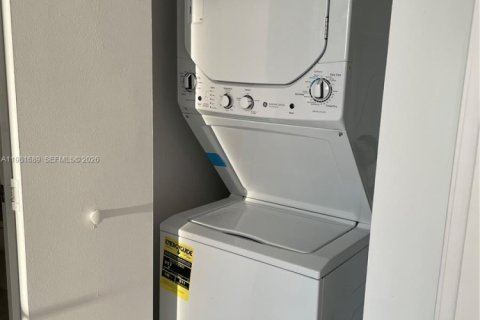 Condominio en alquiler en Aventura, Florida, 1 dormitorio, 70.05 m2 № 2049183 - foto 17