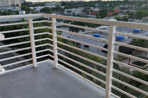 Condominio en alquiler en Aventura, Florida, 1 dormitorio, 70.05 m2 № 2049183 - foto 21