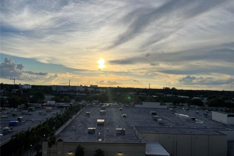 Condominio en alquiler en Aventura, Florida, 1 dormitorio, 70.05 m2 № 2049183 - foto 19