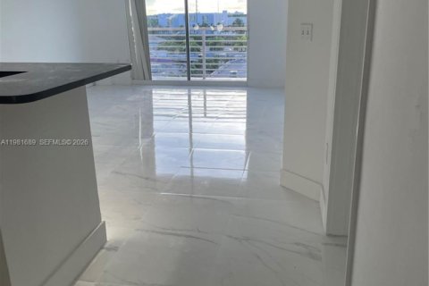 Condominio en alquiler en Aventura, Florida, 1 dormitorio, 70.05 m2 № 2049183 - foto 5