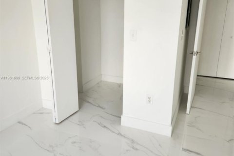 Condominio en alquiler en Aventura, Florida, 1 dormitorio, 70.05 m2 № 2049183 - foto 12