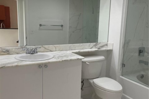 Condominio en alquiler en Aventura, Florida, 1 dormitorio, 70.05 m2 № 2049183 - foto 15