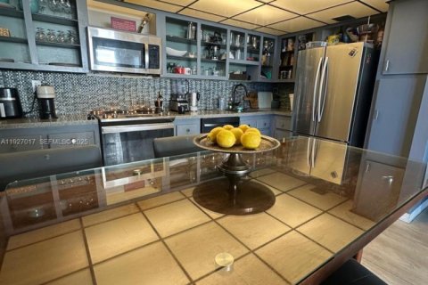 Снять в аренду кондоминиум в Майами, Флорида 3 спальни, 113.15м2, № 1985953 - фото 12