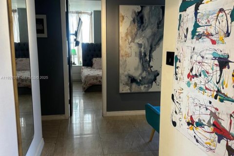 Снять в аренду кондоминиум в Майами, Флорида 3 спальни, 113.15м2, № 1985953 - фото 19