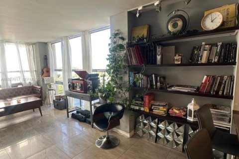 Снять в аренду кондоминиум в Майами, Флорида 3 спальни, 113.15м2, № 1985953 - фото 8