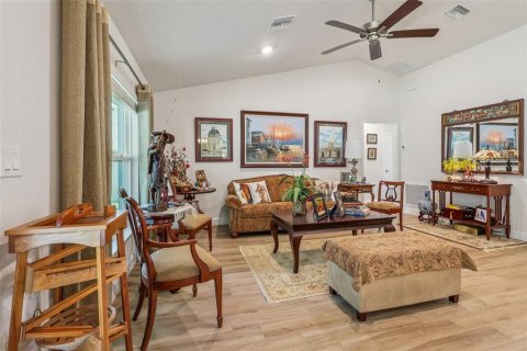 House in Fruitland Park, Florida 4 bedrooms, 168.52 sq.m. № 1870297 - photo 7