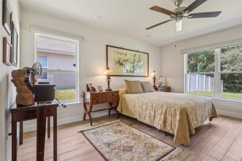 House in Fruitland Park, Florida 4 bedrooms, 168.52 sq.m. № 1870297 - photo 18