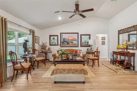 House in Fruitland Park, Florida 4 bedrooms, 168.52 sq.m. № 1870297 - photo 9