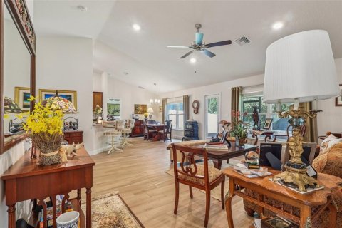 House in Fruitland Park, Florida 4 bedrooms, 168.52 sq.m. № 1870297 - photo 8