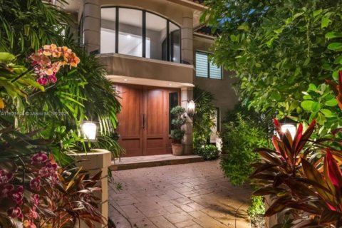 Купить виллу или дом в Холливуд, Флорида 6 спален, 617.89м2, № 1977101 - фото 7