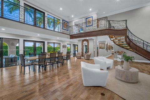 Купить виллу или дом в Холливуд, Флорида 6 спален, 617.89м2, № 1977101 - фото 12