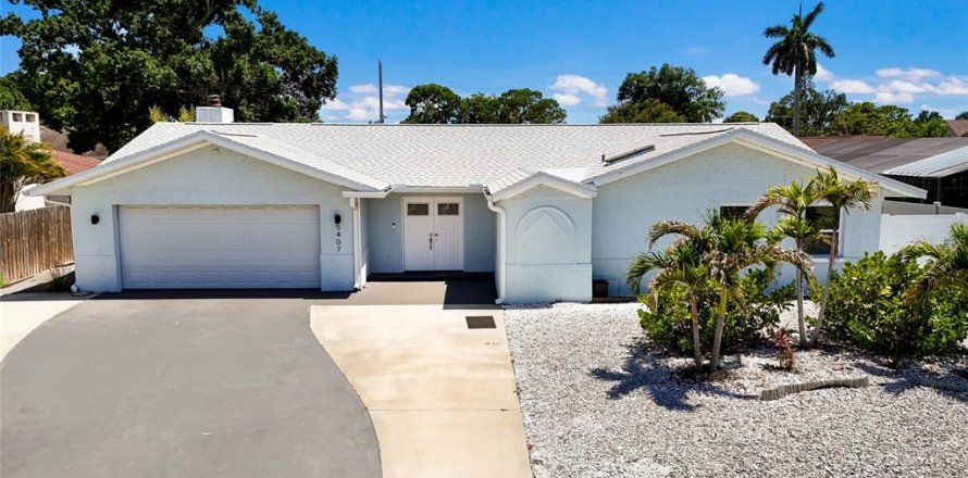House in Bradenton, Florida 4 bedrooms, 205.13 sq.m. № 2167067
