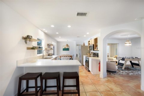 House in Bradenton, Florida 4 bedrooms, 205.13 sq.m. № 2167067 - photo 13