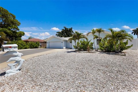 House in Bradenton, Florida 4 bedrooms, 205.13 sq.m. № 2167067 - photo 3