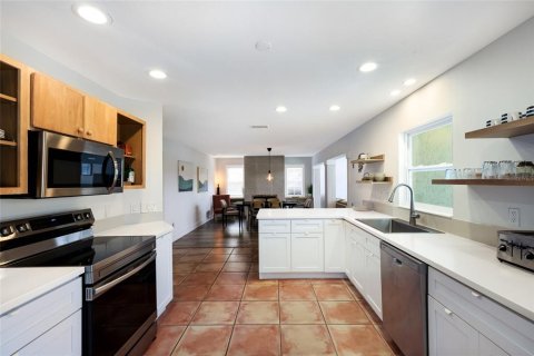 House in Bradenton, Florida 4 bedrooms, 205.13 sq.m. № 2167067 - photo 17