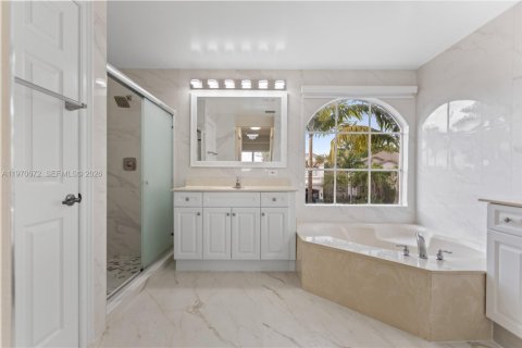 House in Miramar, Florida 5 bedrooms, 257.43 sq.m. № 2038236 - photo 19