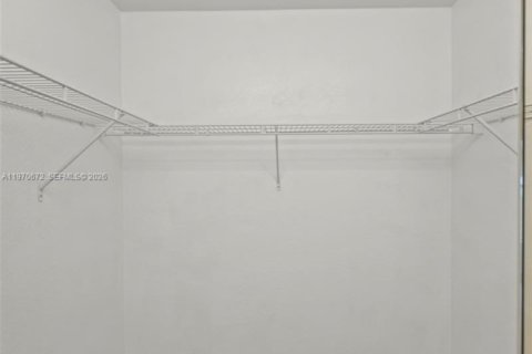 House in Miramar, Florida 5 bedrooms, 257.43 sq.m. № 2038236 - photo 23