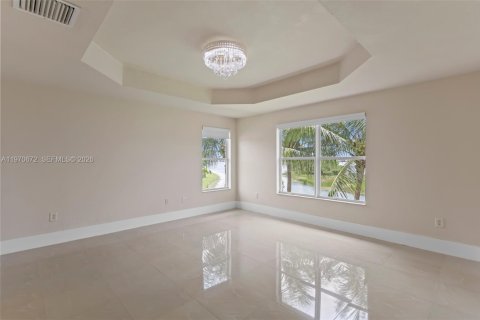 House in Miramar, Florida 5 bedrooms, 257.43 sq.m. № 2038236 - photo 17