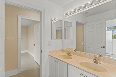 House in Miramar, Florida 5 bedrooms, 257.43 sq.m. № 2038236 - photo 30