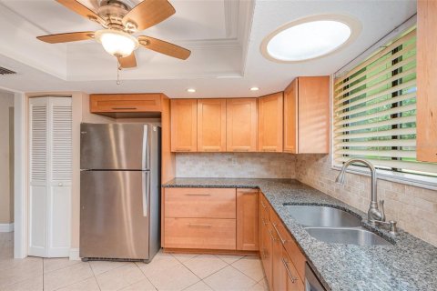 House in Daytona Beach, Florida 3 bedrooms, 161.56 sq.m. № 1847216 - photo 9
