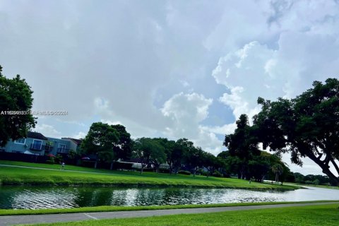 Apartamento en alquiler en Miami, Florida, 2 dormitorios, 97.83 m2 № 2060141 - foto 22