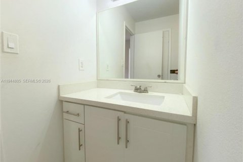 Apartamento en alquiler en Miami, Florida, 2 dormitorios, 97.83 m2 № 2060141 - foto 13