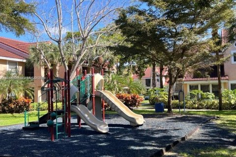 Apartamento en alquiler en Miami, Florida, 2 dormitorios, 97.83 m2 № 2060141 - foto 21