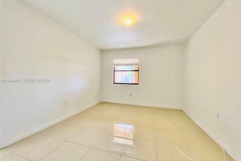 Apartamento en alquiler en Miami, Florida, 2 dormitorios, 97.83 m2 № 2060141 - foto 11