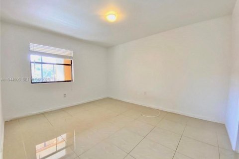 Apartamento en alquiler en Miami, Florida, 2 dormitorios, 97.83 m2 № 2060141 - foto 6