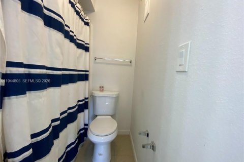 Apartamento en alquiler en Miami, Florida, 2 dormitorios, 97.83 m2 № 2060141 - foto 14