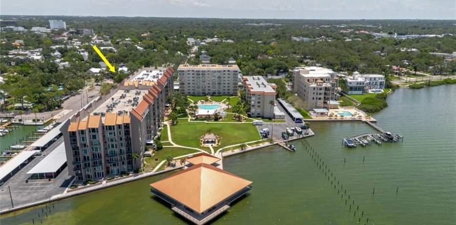 Condominio en Dunedin, Florida, 2 dormitorios  № 2239901