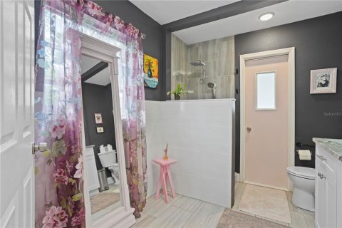 House in Tampa, Florida 3 bedrooms, 138.05 sq.m. № 1797296 - photo 24