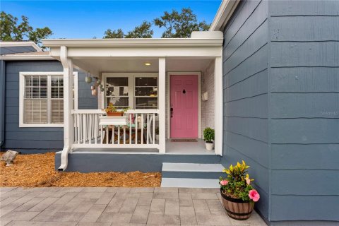 House in Tampa, Florida 3 bedrooms, 138.05 sq.m. № 1797296 - photo 3