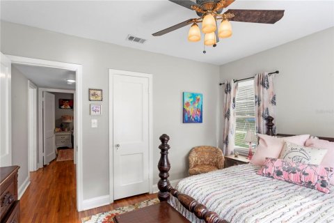 House in Tampa, Florida 3 bedrooms, 138.05 sq.m. № 1797296 - photo 15