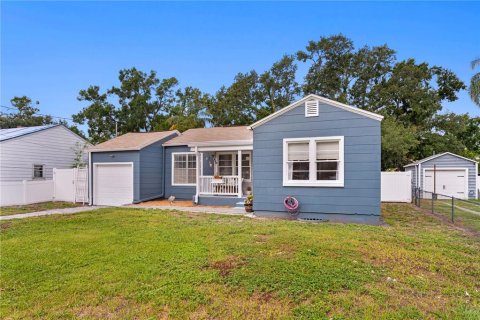 House in Tampa, Florida 3 bedrooms, 138.05 sq.m. № 1797296 - photo 2