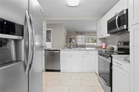 House in Tampa, Florida 3 bedrooms, 138.05 sq.m. № 1797296 - photo 28