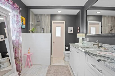 House in Tampa, Florida 3 bedrooms, 138.05 sq.m. № 1797296 - photo 23