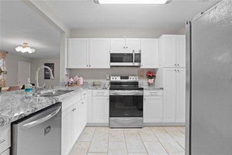 House in Tampa, Florida 3 bedrooms, 138.05 sq.m. № 1797296 - photo 27