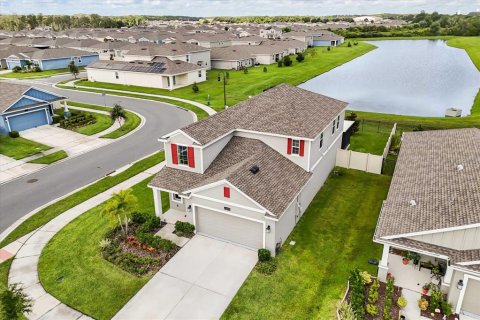 House in Kissimmee, Florida 5 bedrooms, 221.85 sq.m. № 1879442 - photo 1